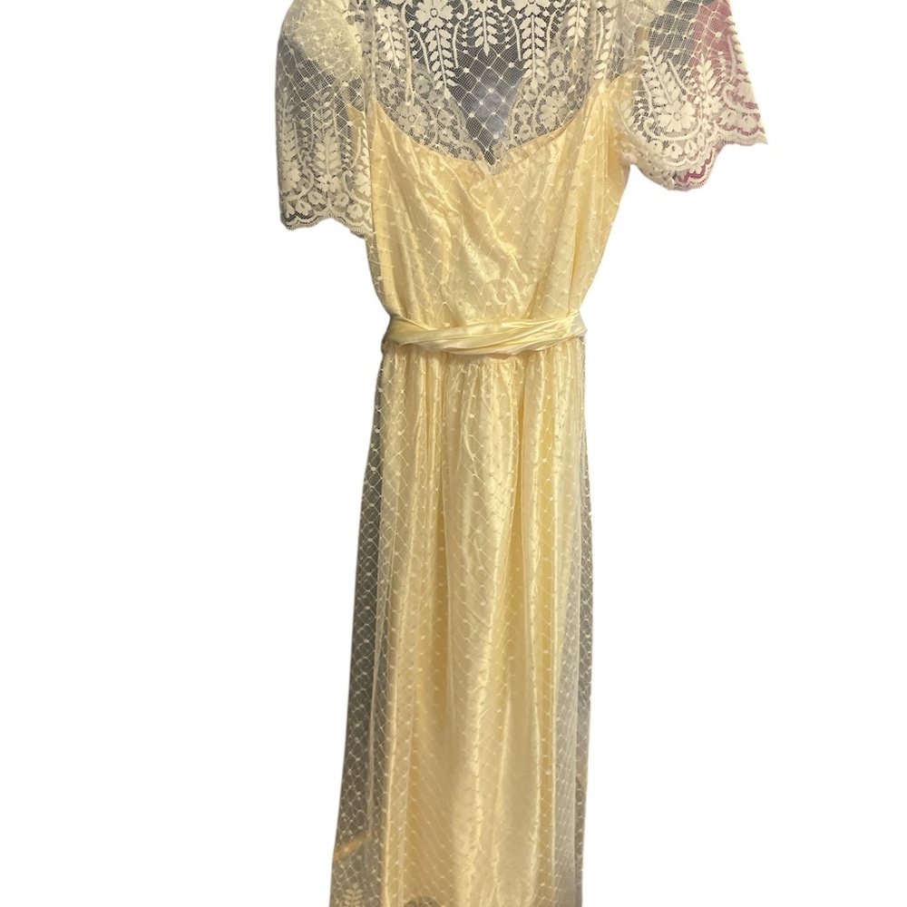 Vintage ivory Satin & Lace Gown – Off Shoulder – Romantic Bridal / Form